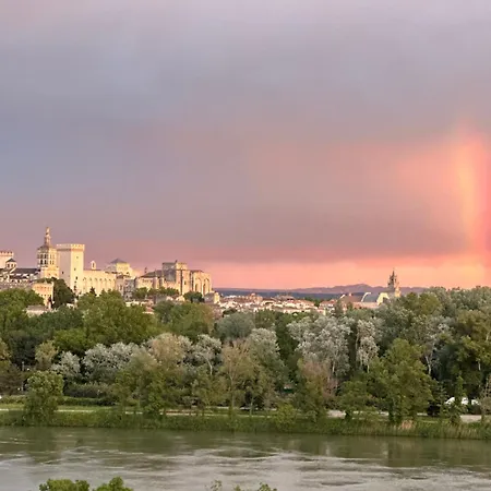 Casa vacanze Charmante Petite Maison Avec Vue Panoramique, En Centre Historique, Proche D'avignon, Ancienne, Renovee, Climatisee, Terrasse, Parking Public Gratuit