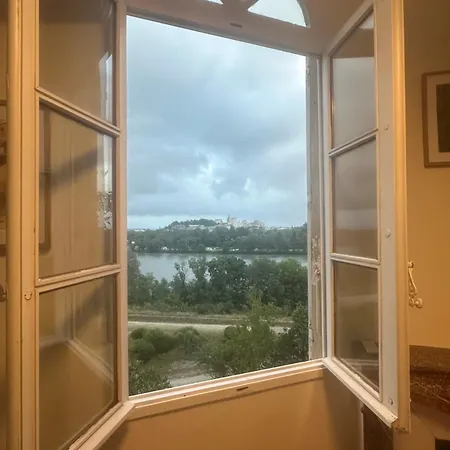 Charmante Petite Maison Avec Vue Panoramique, En Centre Historique, Proche D'avignon, Ancienne, Renovee, Climatisee, Terrasse, Parking Public Gratuit Holiday home *