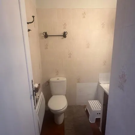 Charmante Petite Maison Avec Vue Panoramique, En Centre Historique, Proche D'avignon, Ancienne, Renovee, Climatisee, Terrasse, Parking Public Gratuit *