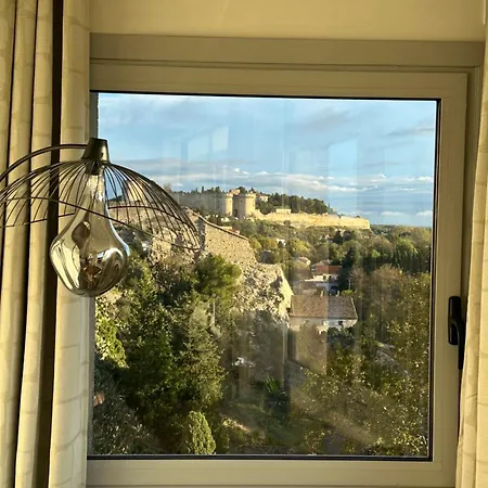 Holiday home Charmante Petite Maison Avec Vue Panoramique, En Centre Historique, Proche D'avignon, Ancienne, Renovee, Climatisee, Terrasse, Parking Public Gratuit Villeneuve-les-Avignon